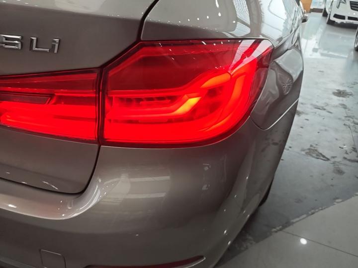 5 Series 2020 525Li Luxury photo 7