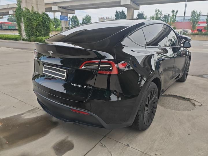 Model Y 2022 RWD photo 4