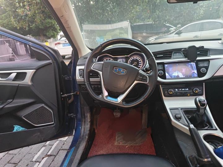Emgrand GL 2017 1.8L MT Elite photo 3