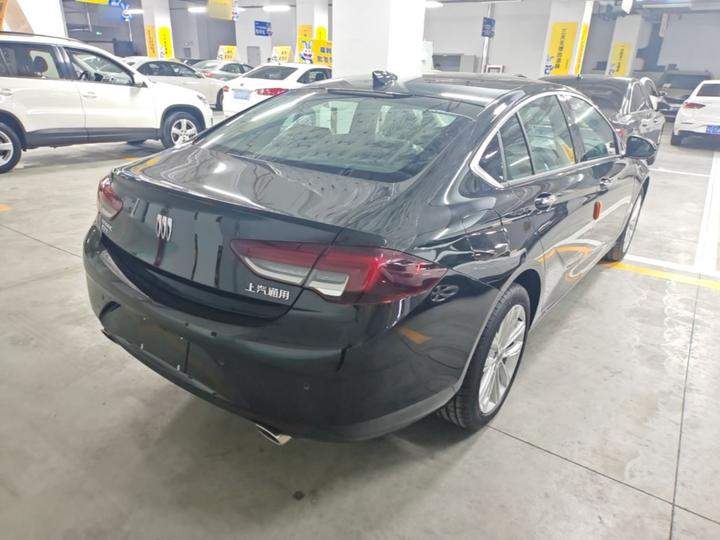 Regal 2024 28T photo 4