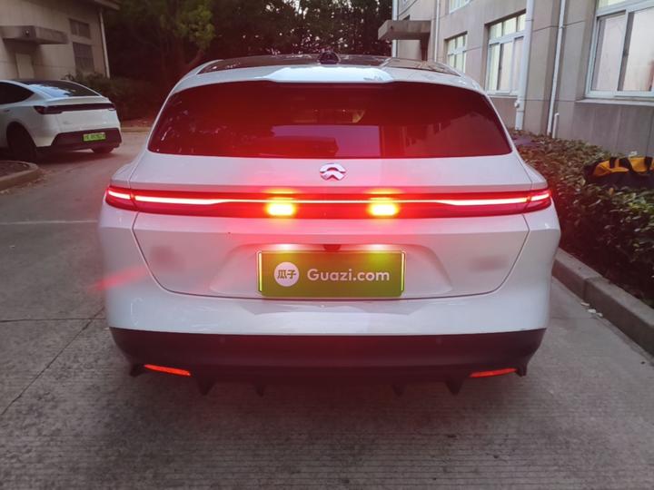 ET5 2022 75kWh photo 3