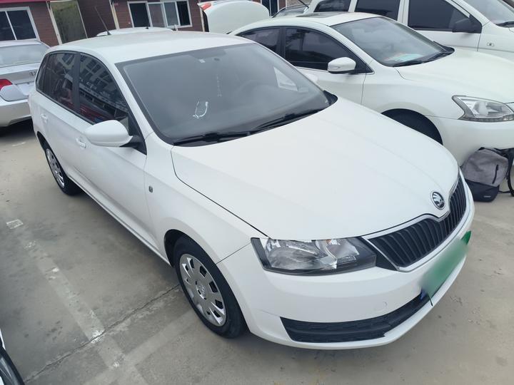 Rapid Spaceback 2016 Facelift 1.6L AT photo 3