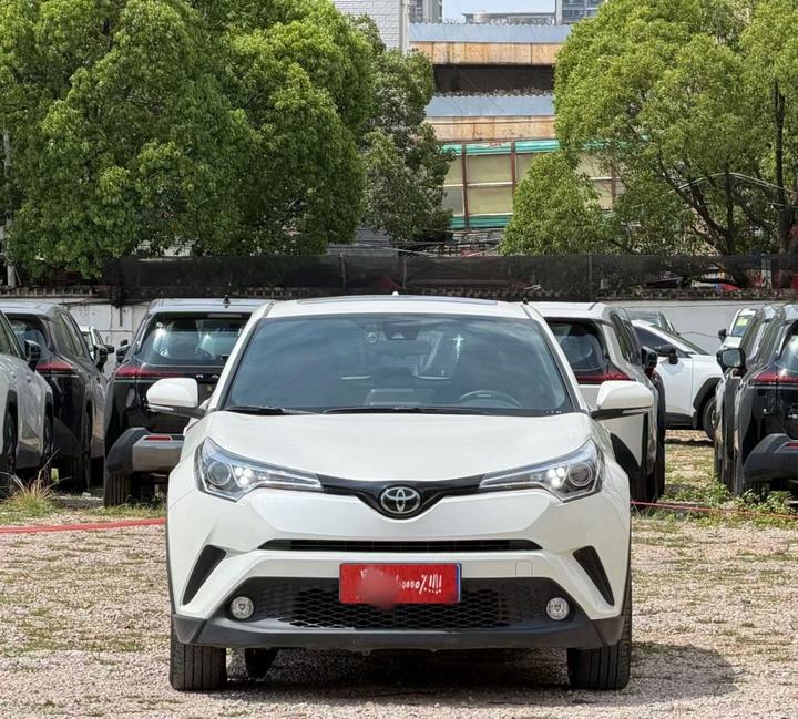 C-HR 2020 2.0L Leading photo 2