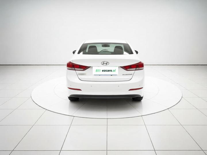 Elantra 2016 1.6L MT Smart photo 5