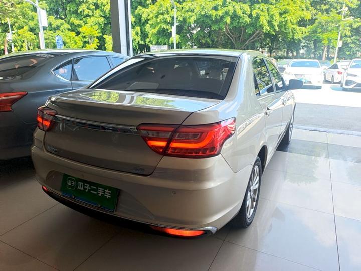 Vision 2019 Upgraded 1.5L CVT Luxury China VI photo 4