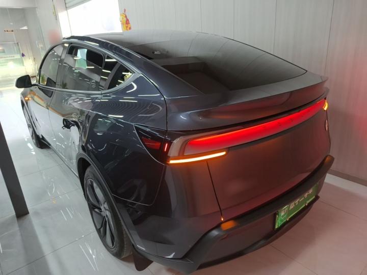 Model Y 2025 RWD Launch Edition photo 4