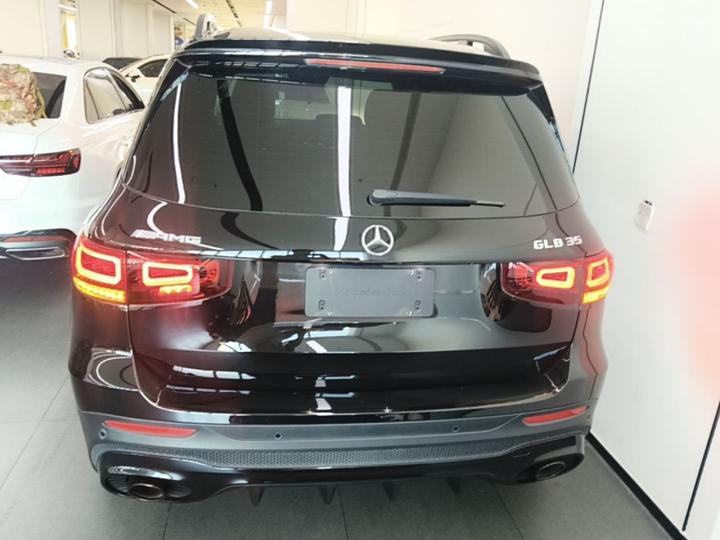 GLB AMG 2023 AMG GLB 35 4MATIC photo 3