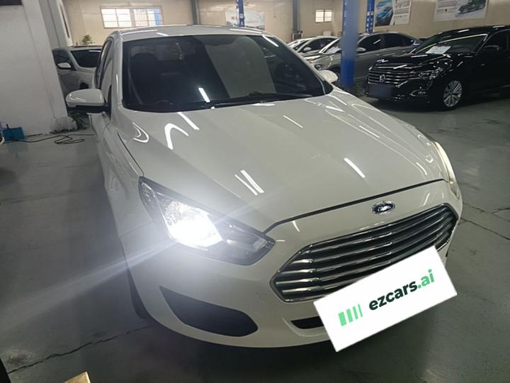 Escort 2019 Facelift 1.5L AT China VI photo 3