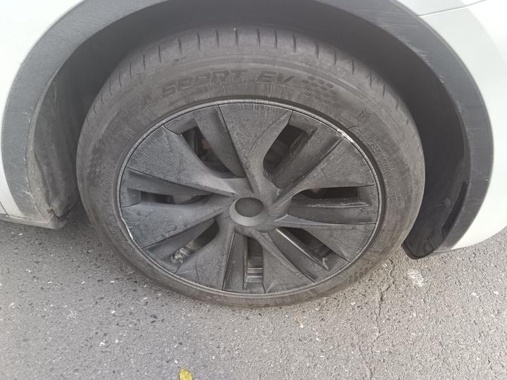 Model Y 2024 Long Range AWD photo 8