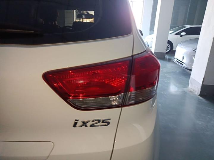 ix25 2017 1.6L AT Smart photo 7