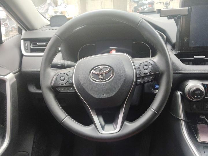 RAV4 2022 2.0L CVT RWD Plus photo 7