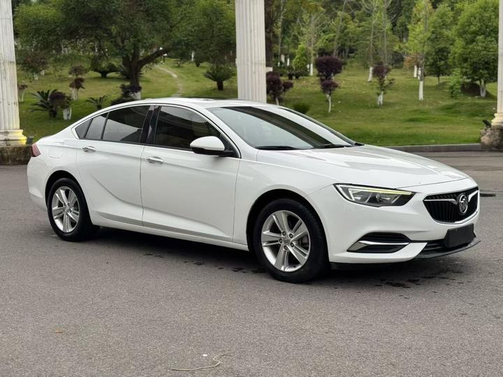 Regal 2019 20T Elite China VI photo 3