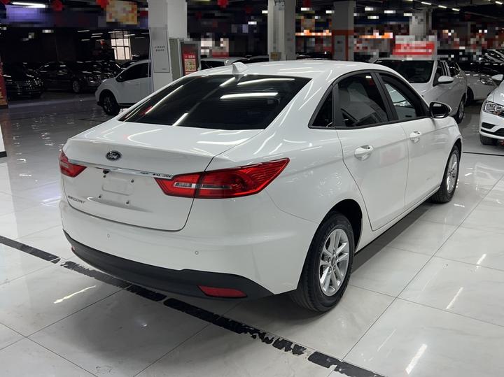 Escort 2019 Facelift 1.5L AT China VI photo 4
