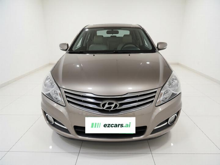 Dynamic 2011 1.6L AT Luxury photo 2