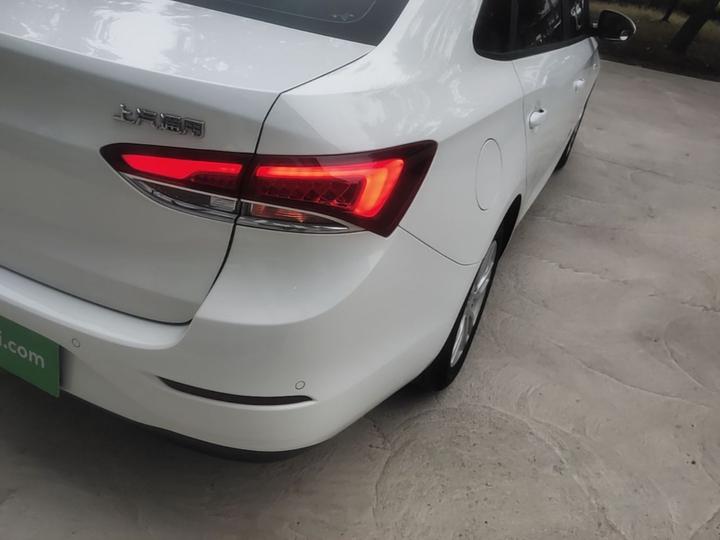 Excelle 2021 Facelift Classic 1.5L AT Elite photo 7