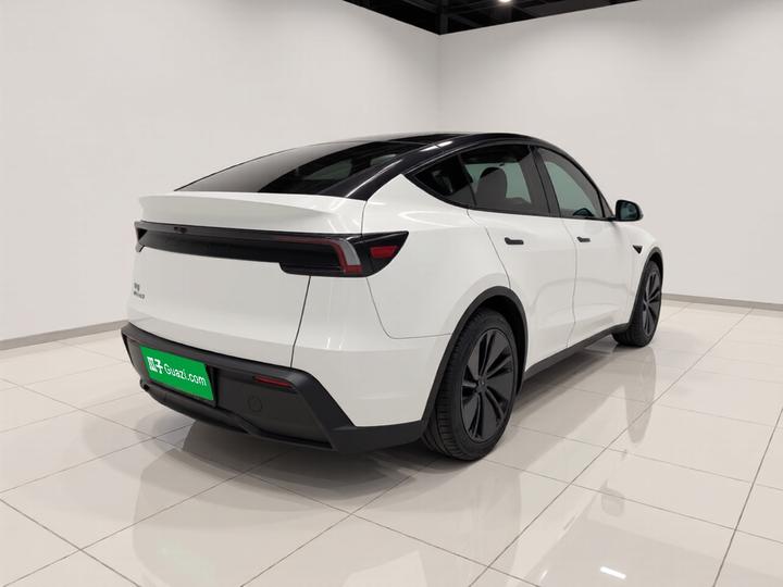 Model Y 2026 RWD photo 6