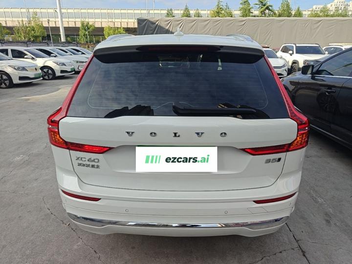 XC60 2023 B5 AWD Luxury photo 3