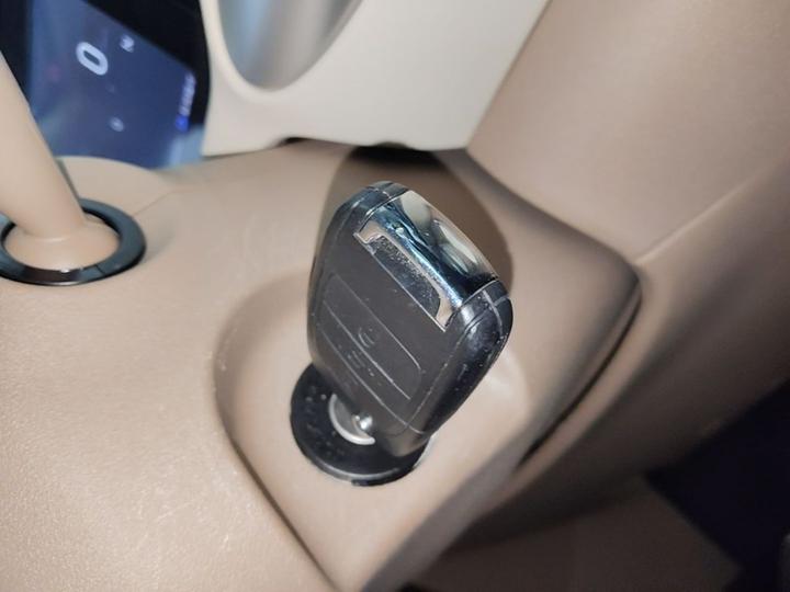 Hongguang MINIEV 2025 4th Gen 4-Door Advanced photo 8