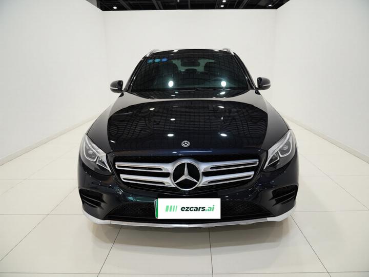 GLC 2018 GLC 260 4MATIC Luxury photo 2