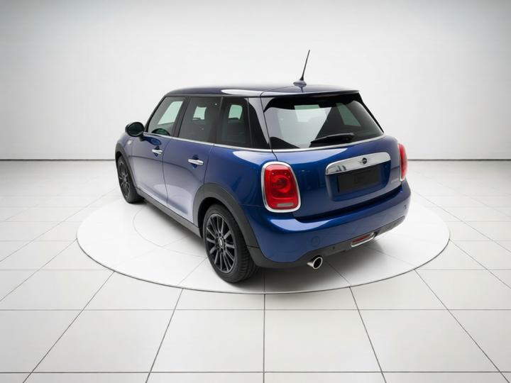 2016 1.5T COOPER 5-Door photo 4