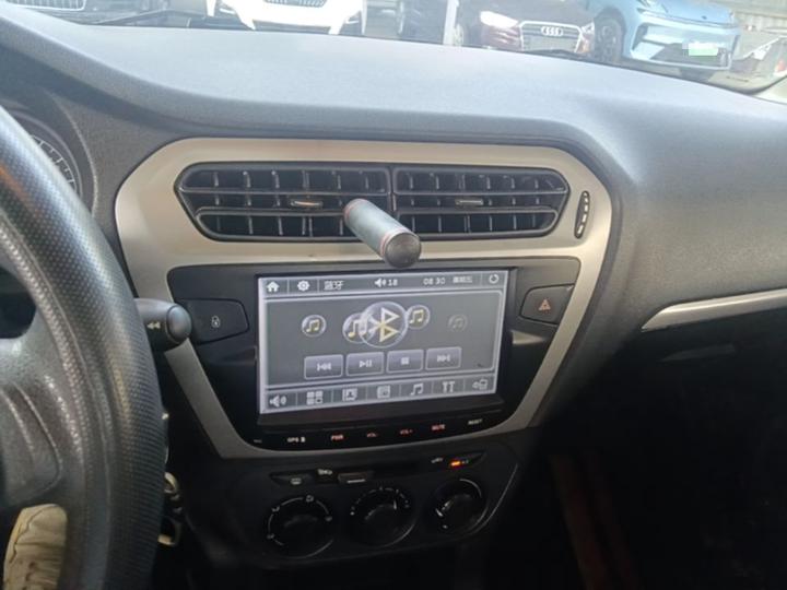 301 2014 1.6L MT Comfort photo 8