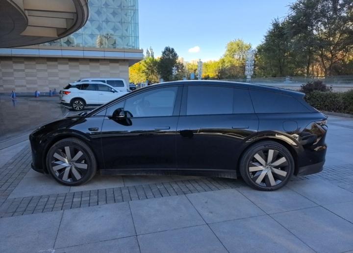 Li Auto i6 2025 AWD Standard photo 3