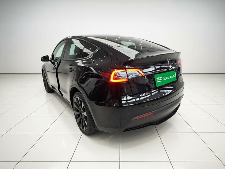 Model Y 2022 Facelift RWD photo 4