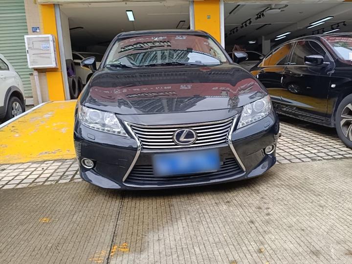 ES 2014 300h Elite photo 2