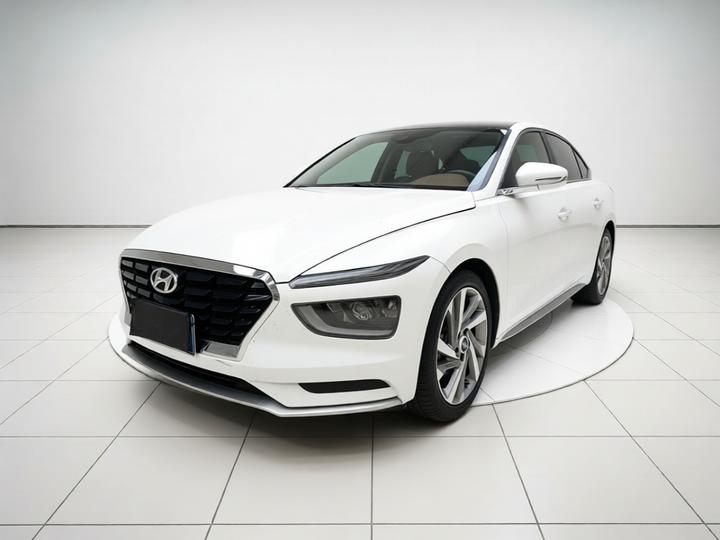 Mistra 2021 1.8L CVT LUX Premium