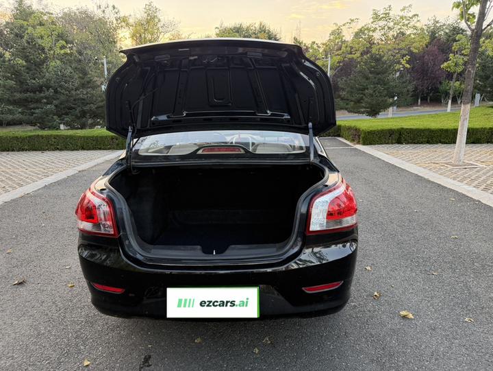 630 2013 1.5L MT Standard photo 8