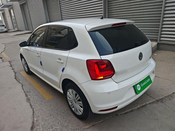 Polo 2016 1.6L AT Comfort photo 4