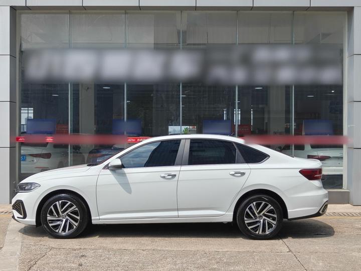 Lavida 2023 Facelift 1.5L AT photo 3