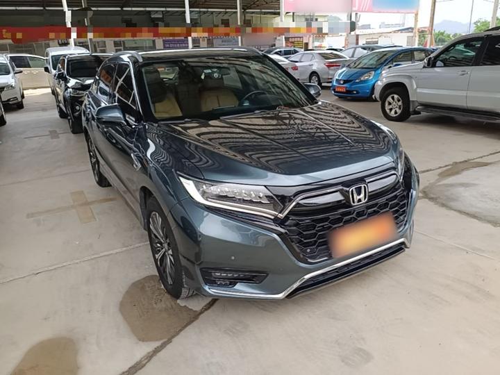 UR-V 2020 370TURBO RWD photo 3