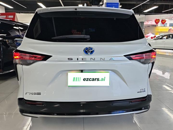 Sienna 2021 2.5L Hybrid Luxury photo 3