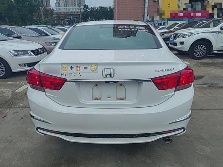 Spirior 2015 2.0L Premium photo 3