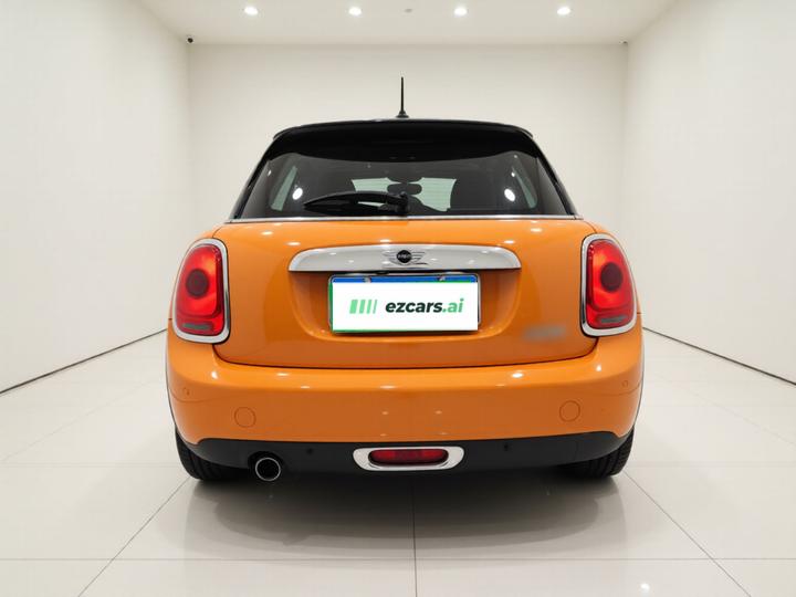 2016 1.5T COOPER 5-Door photo 5