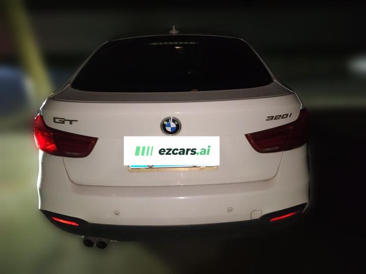 3 SeriesGT 2018 320i Luxury Design Package photo 3