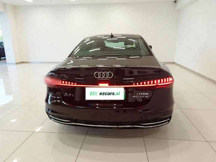 A7L 2024 45TFSI S-line photo 3