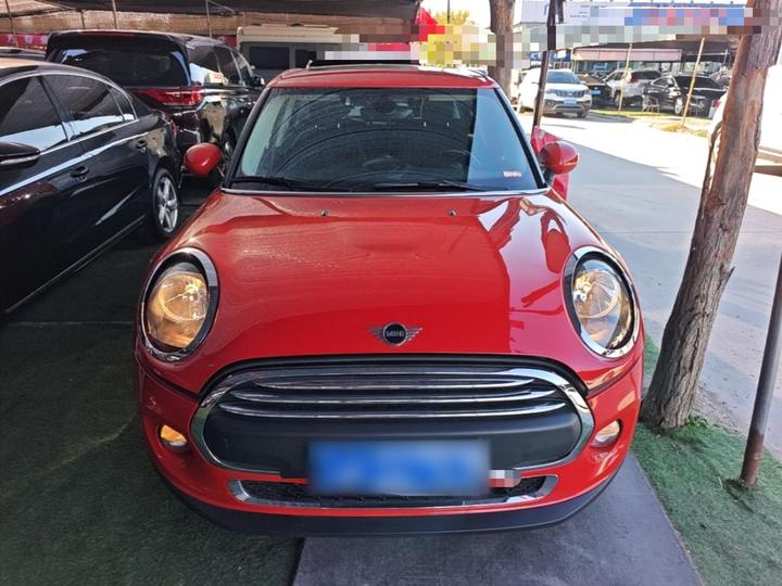 2018 1.5T ONE PLUS 5-Door photo 2