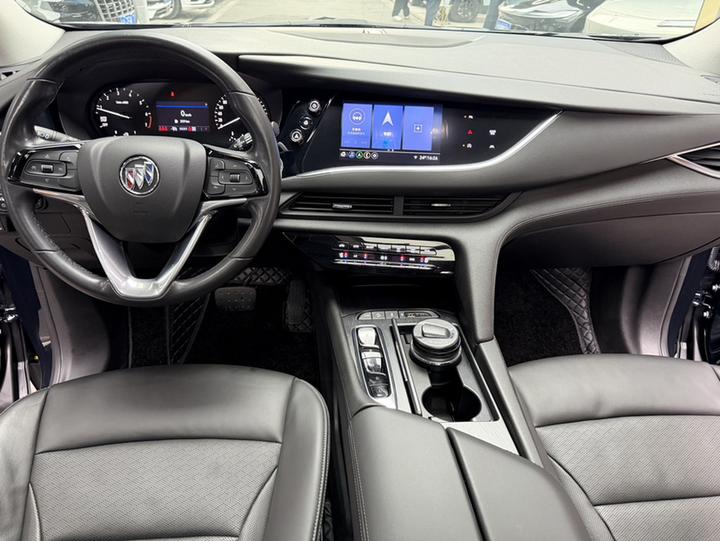 2020 28T AWD Premium photo 4