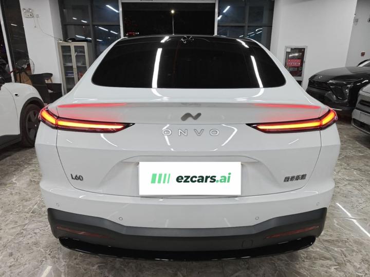 L60 2024 60kWh RWD photo 5