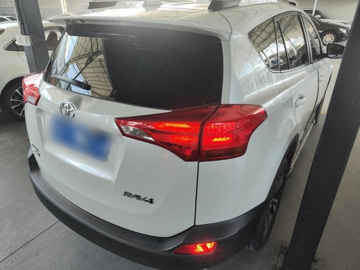 RAV4 2015 2.0L CVT RWD photo 4