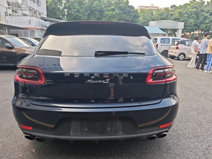 2017 Macan 2.0T photo 3