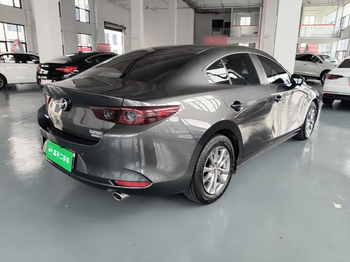 3 Axela 2023 2.0L AT photo 6