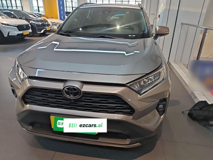 RAV4 2023 2.0L CVT RWD photo 2
