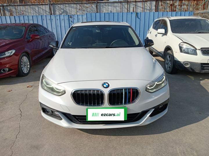 1 Series 2018 118i Sport photo 2