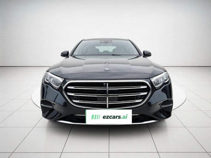 E-Class EV 2024 E 350 e L PHEV photo 2