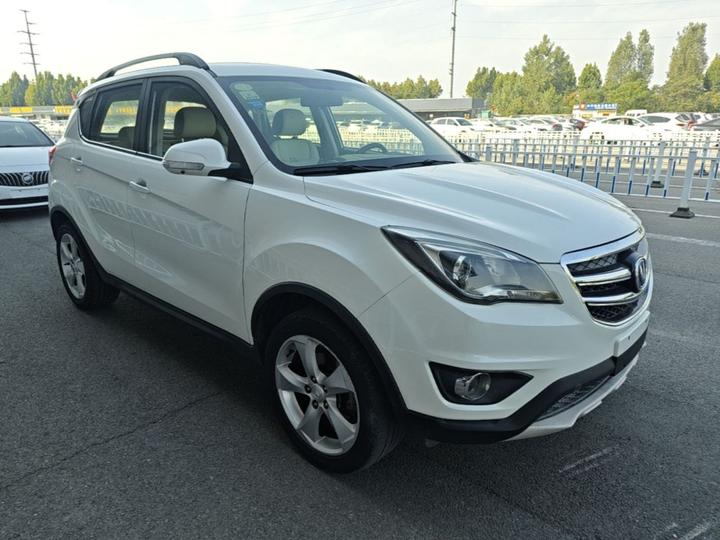 CS35 2017 1.6L AT Premium photo 3