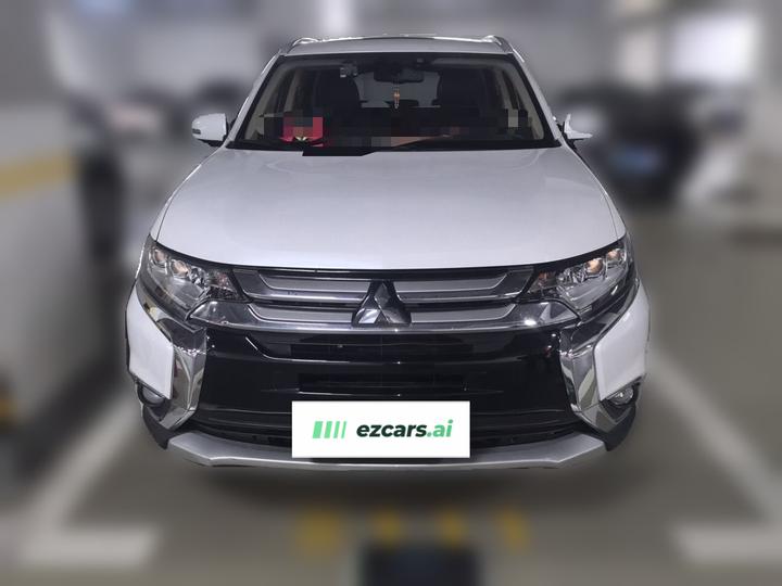 Outlander 2018 2.4L AWD Elite 5-Seater photo 2