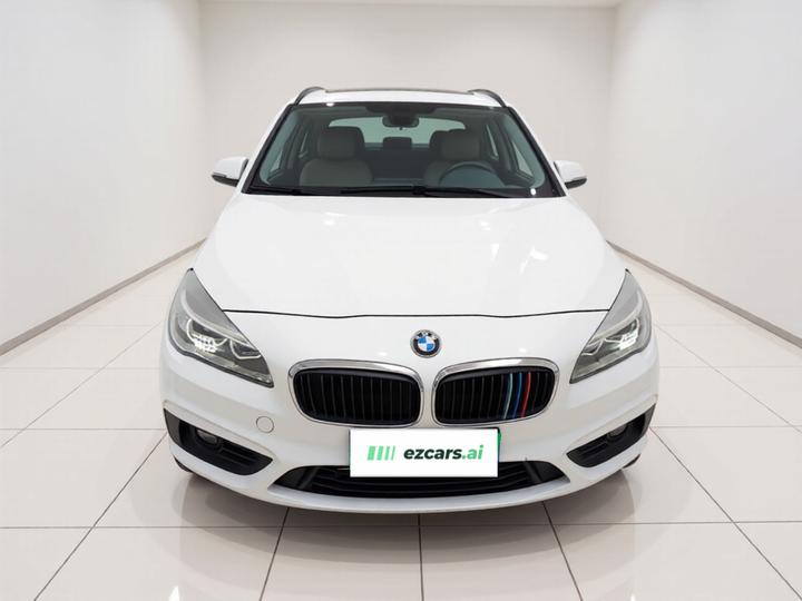 2 Series Wagon 2016 218i Leading photo 2